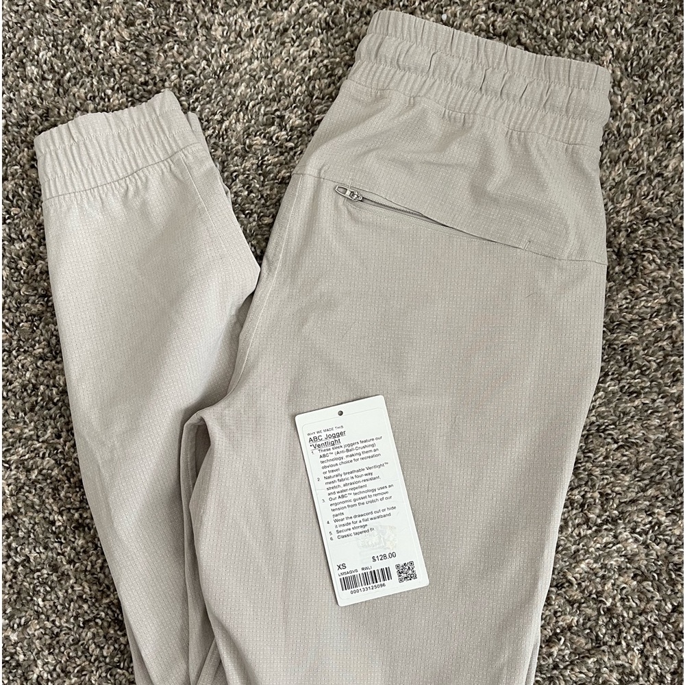 Lululemon Ventlight ABC Joggers!